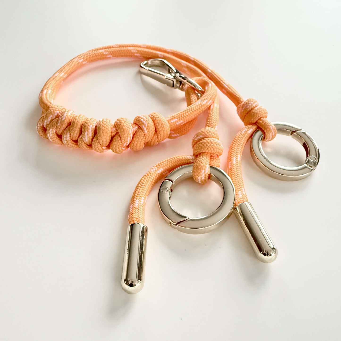 Charm und Schlüsselanhänger in Orange