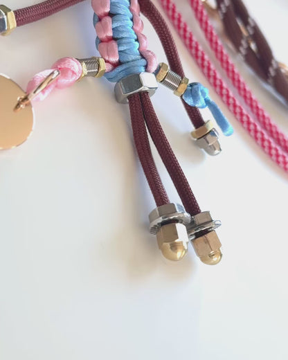 Charm para bolso con cordón y cadena